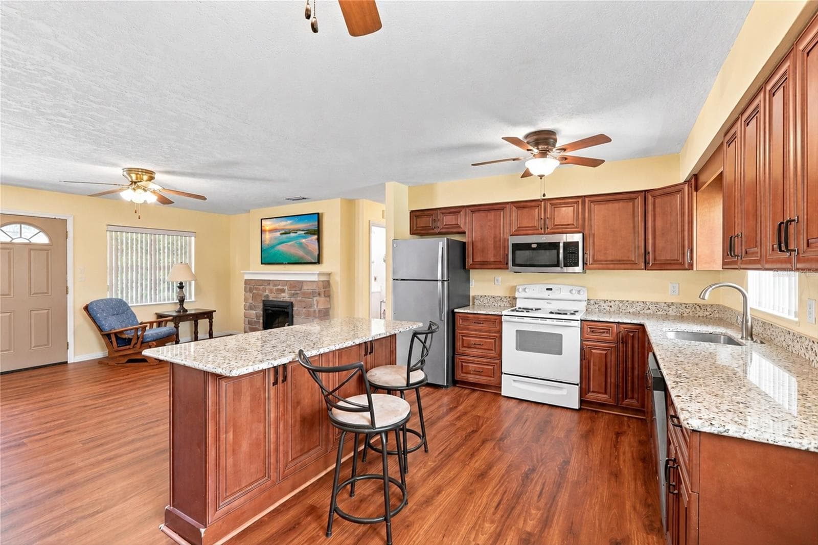 Single Family Residence at 504 FIAT AVE, SEBRING, photo 9 of 25