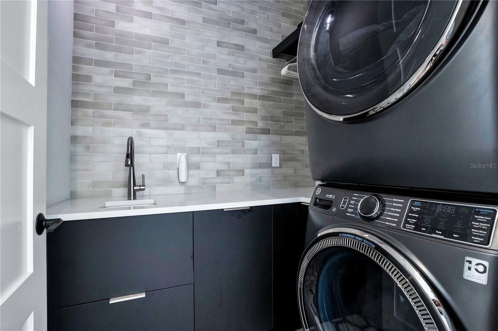 Dedicated laundry room - 1927 S LAKEMONT AVE, WINTER PARK