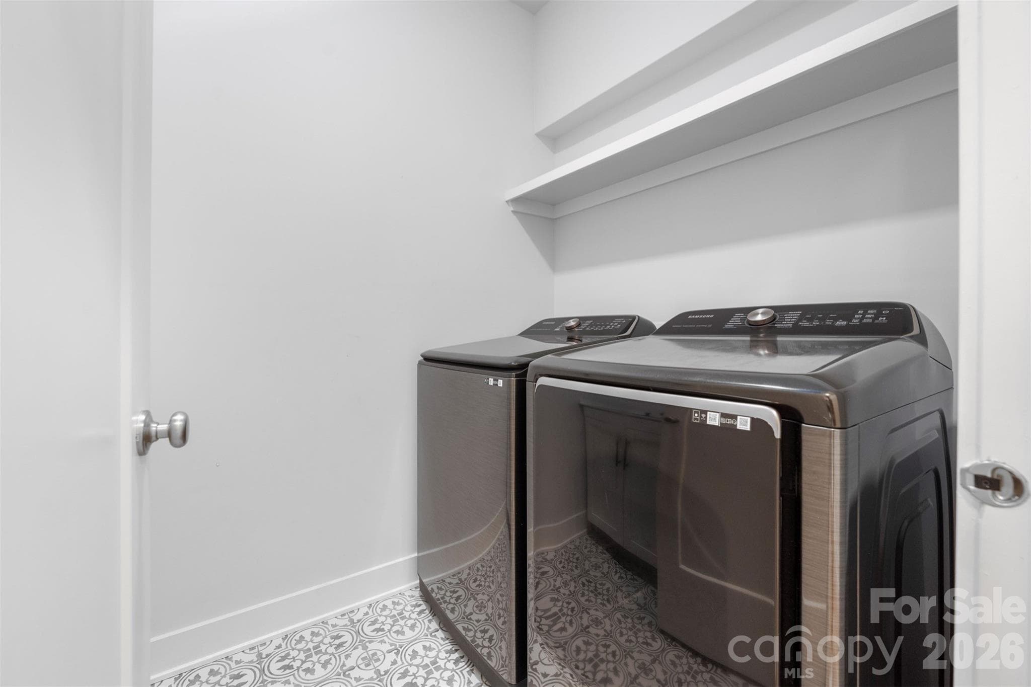 Upstairs laundry room with sink - 4320 Tournette Drive, Indian Land