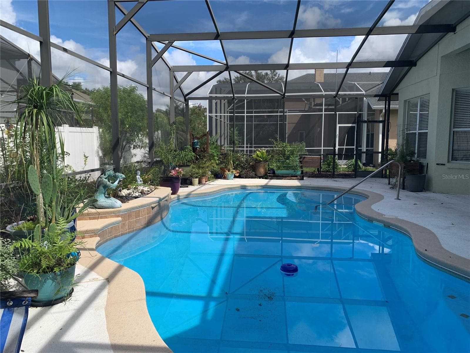 SCREENED AND SOLAR HEATED POOL - 6738 VISTA PARK BLVD, ORLANDO
