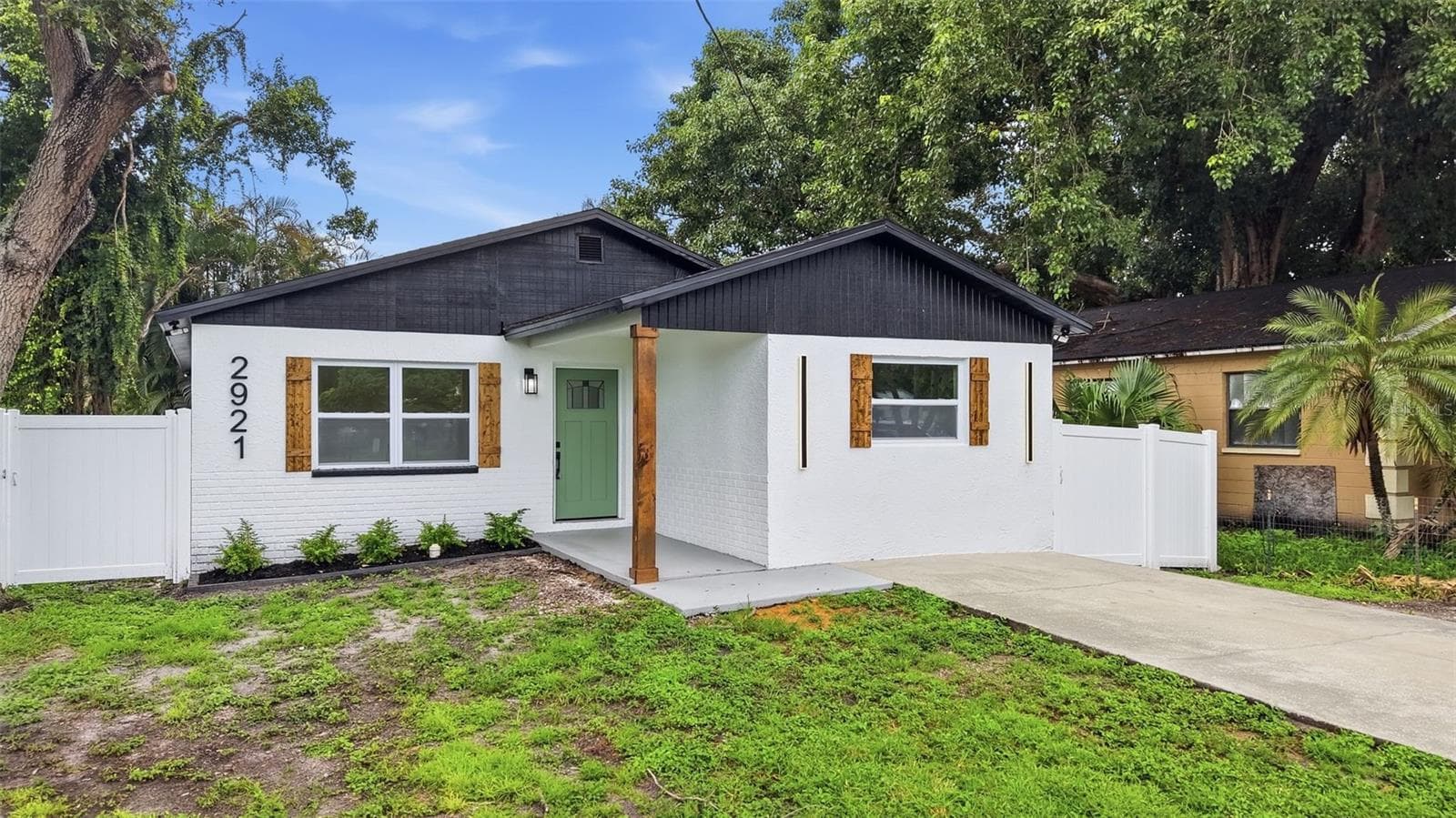 Single Family Residence at 2921 57 AVE N, ST PETERSBURG, photo 4 of 44