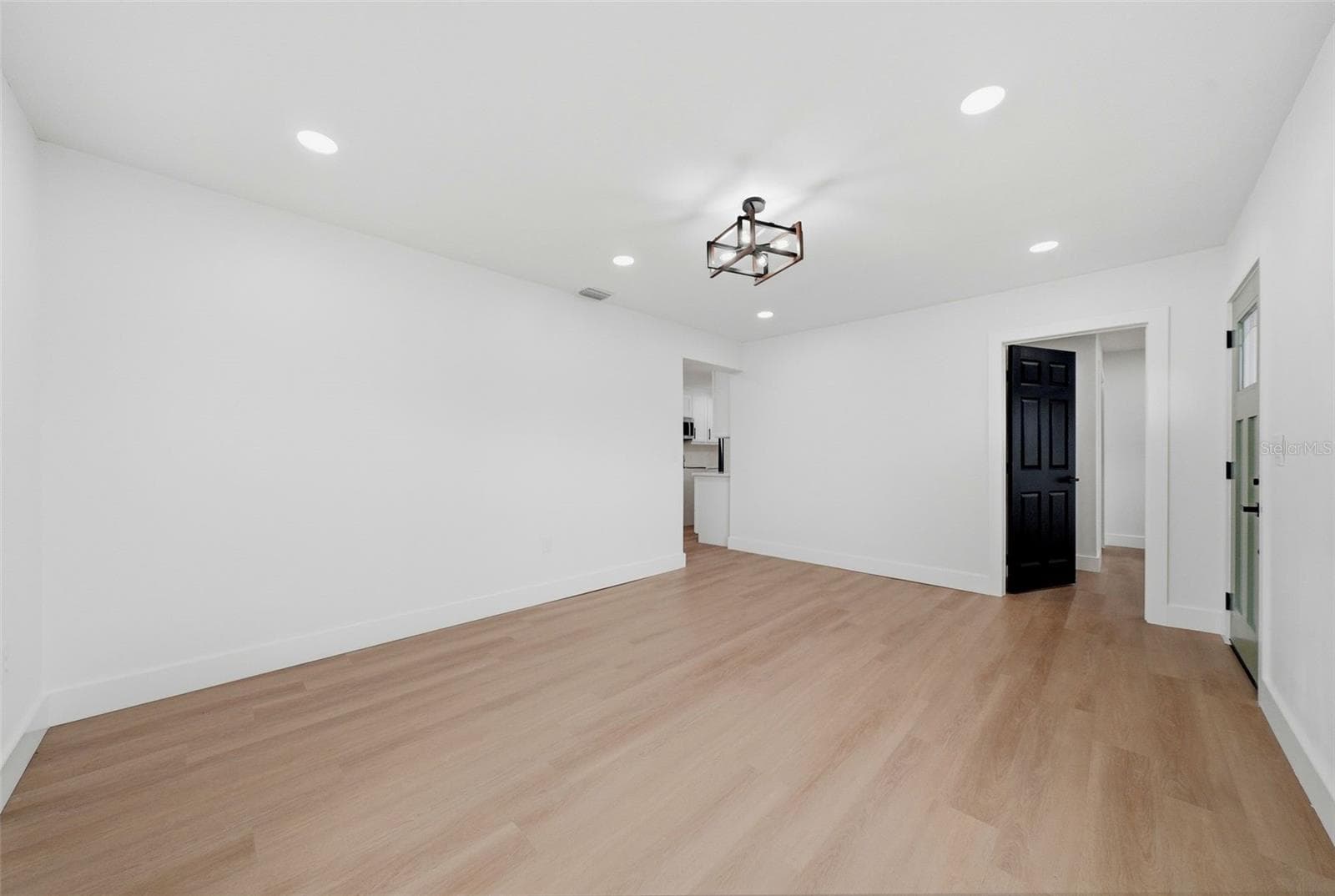 Single Family Residence at 2921 57 AVE N, ST PETERSBURG, photo 10 of 44