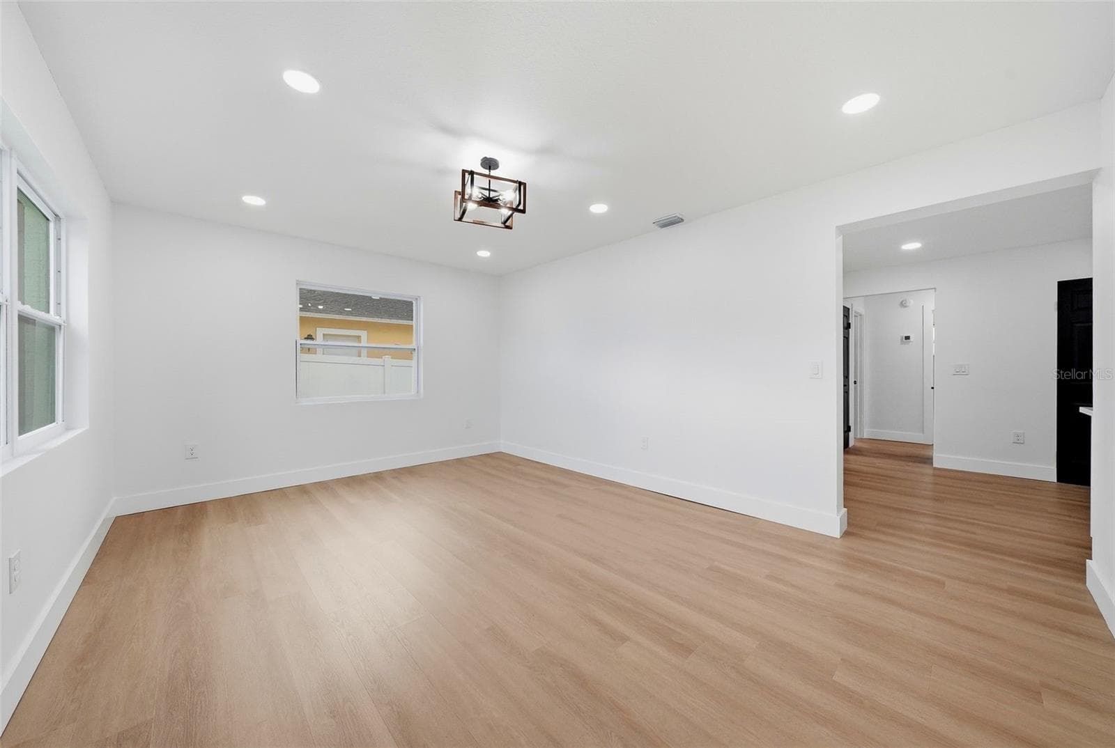 Single Family Residence at 2921 57 AVE N, ST PETERSBURG, photo 11 of 44