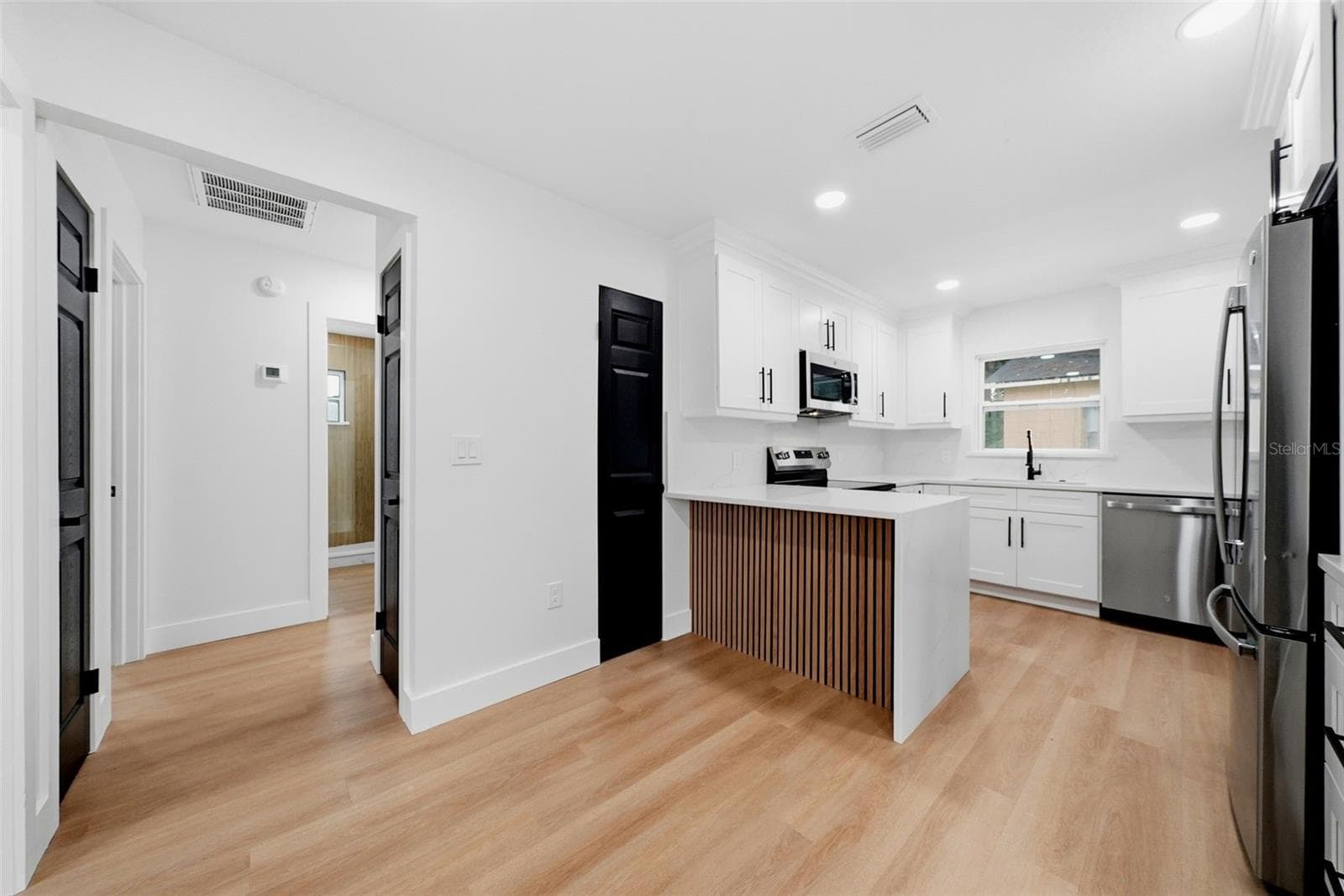 Single Family Residence at 2921 57 AVE N, ST PETERSBURG, photo 12 of 44