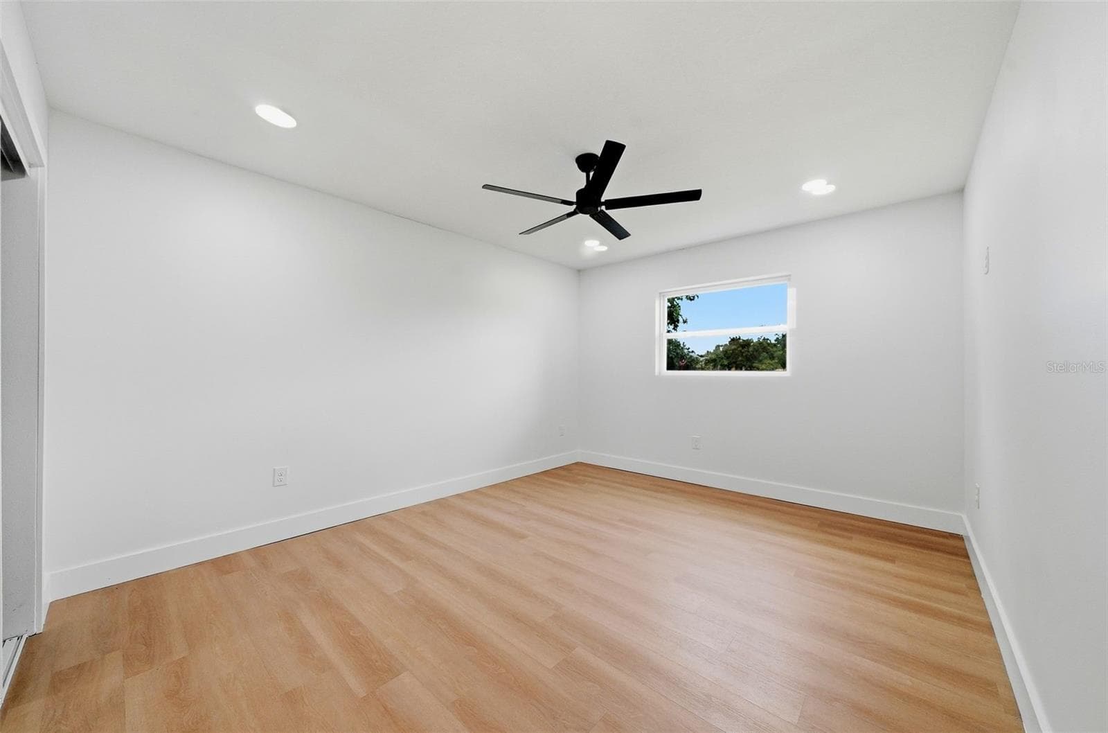 Single Family Residence at 2921 57 AVE N, ST PETERSBURG, photo 17 of 44