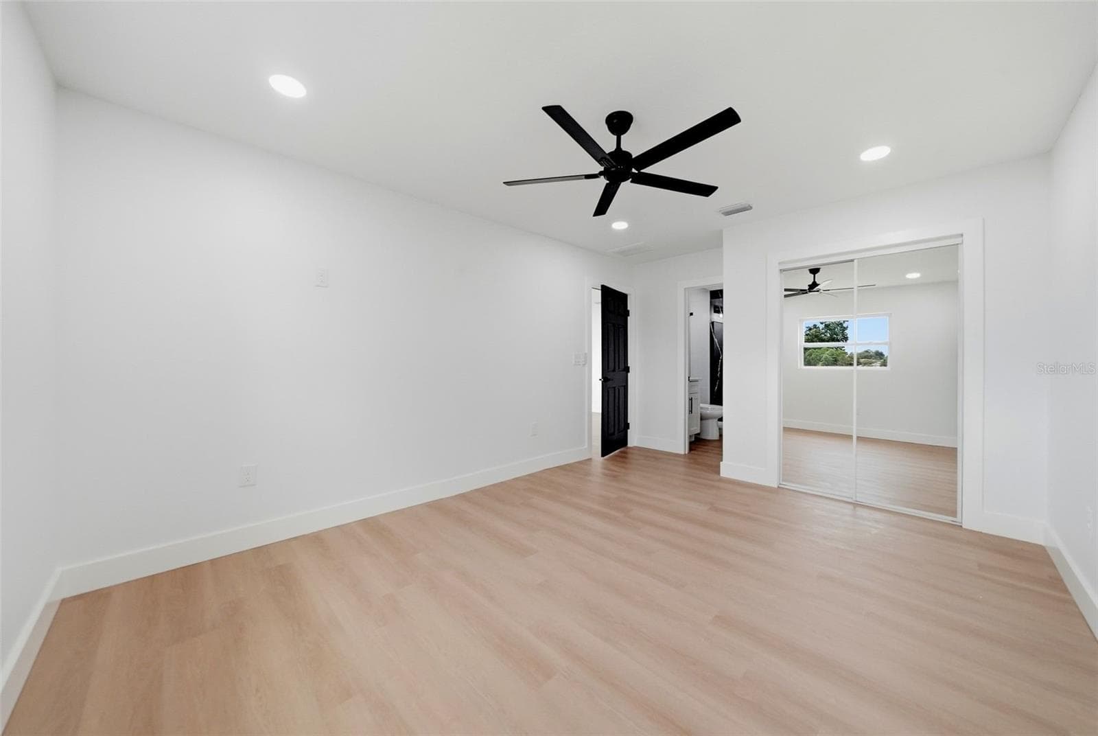 Single Family Residence at 2921 57 AVE N, ST PETERSBURG, photo 18 of 44