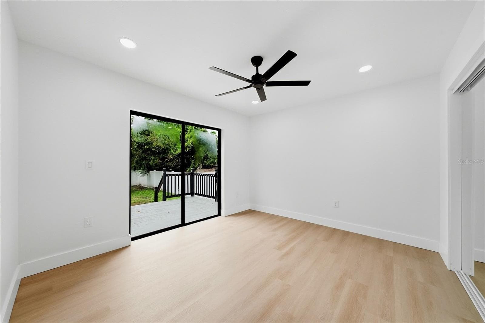 Single Family Residence at 2921 57 AVE N, ST PETERSBURG, photo 25 of 44