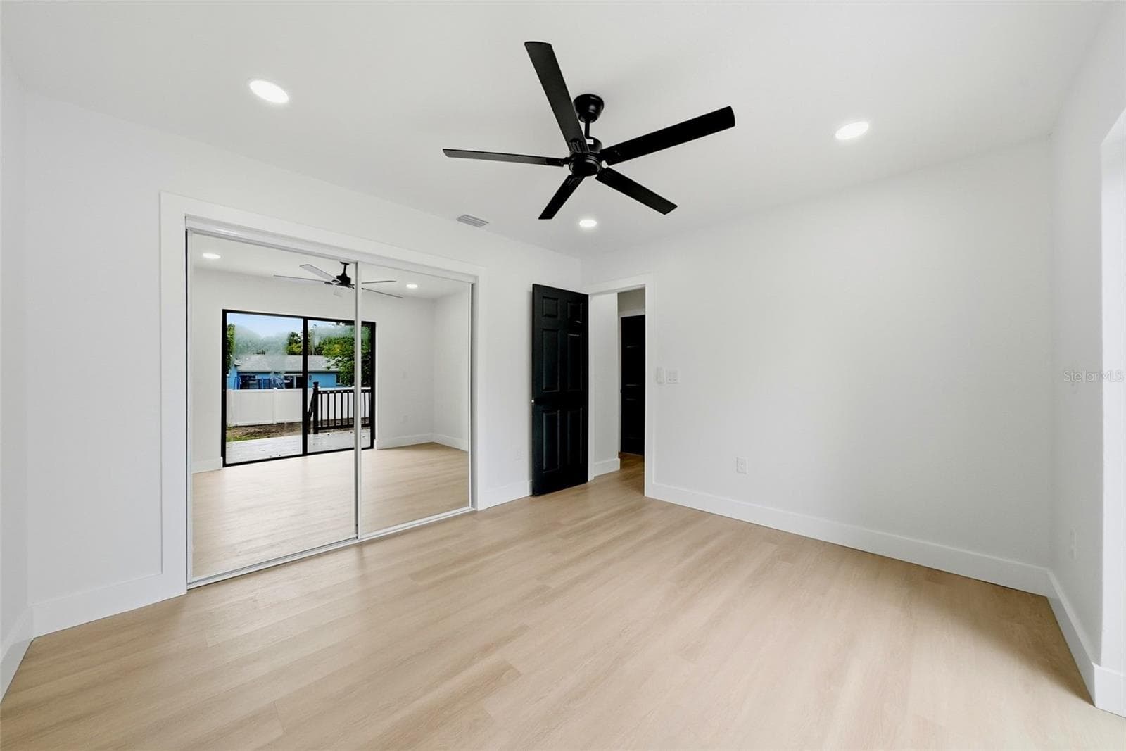 Single Family Residence at 2921 57 AVE N, ST PETERSBURG, photo 26 of 44