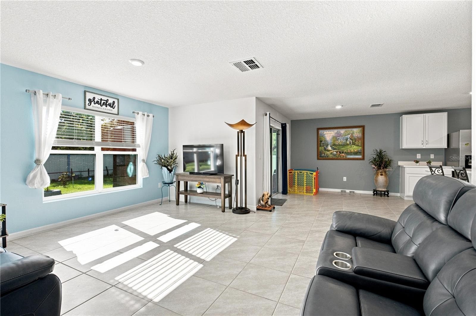 Single Family Residence at 13677 SW 69TH TER, OCALA, photo 5 of 33