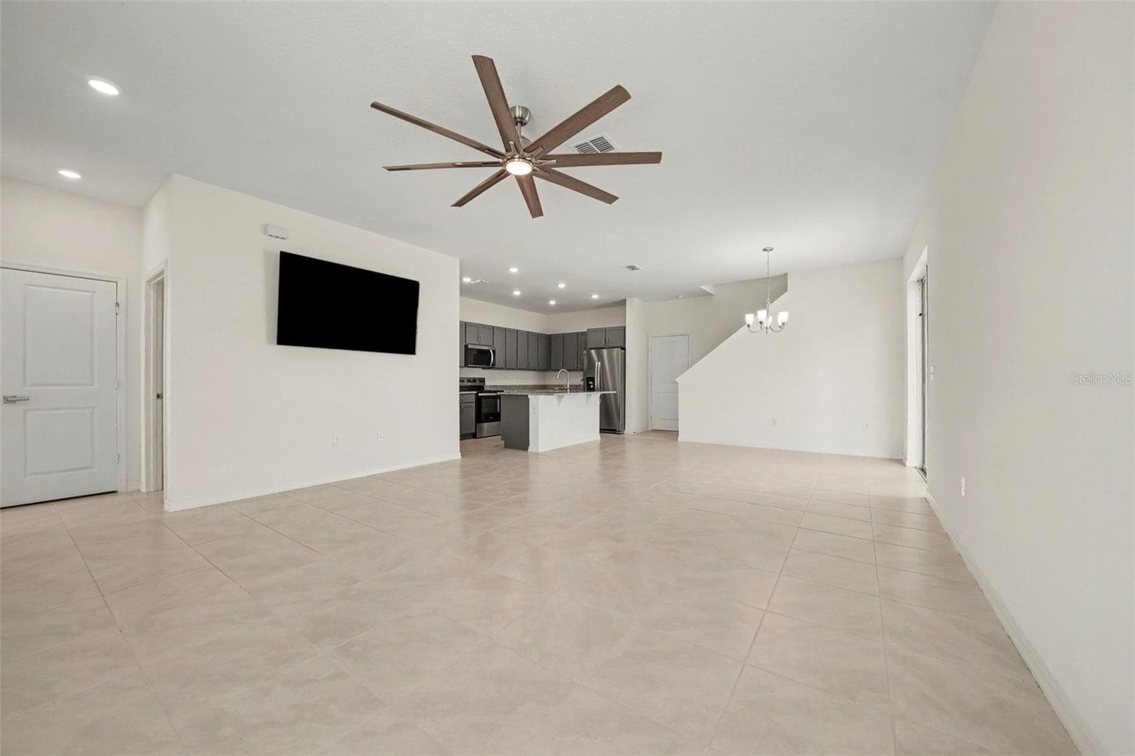 Single Family Residence at 7224 BIG CEDAR ALY, GROVELAND, photo 3 of 36