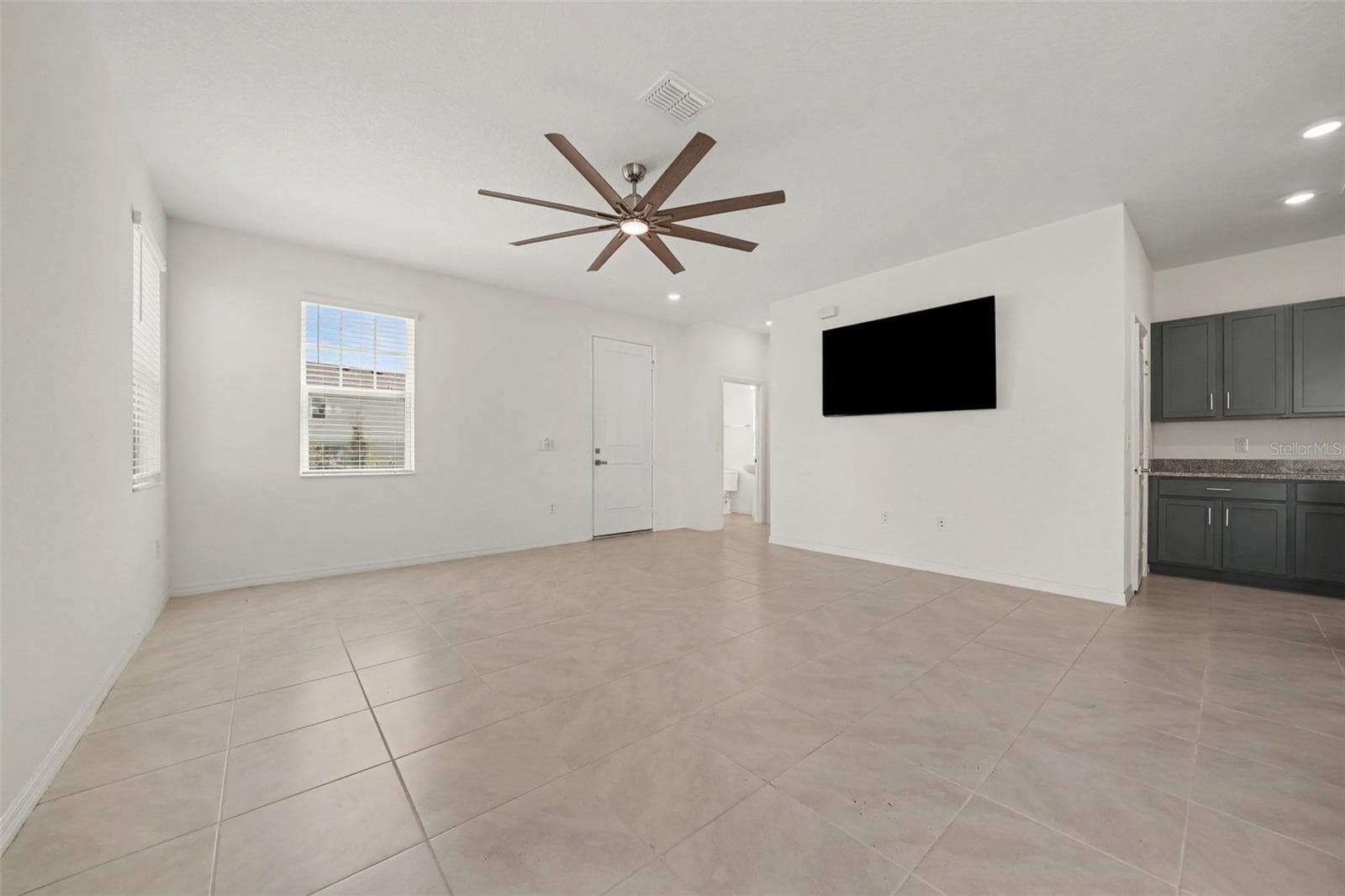 Single Family Residence at 7224 BIG CEDAR ALY, GROVELAND, photo 8 of 36