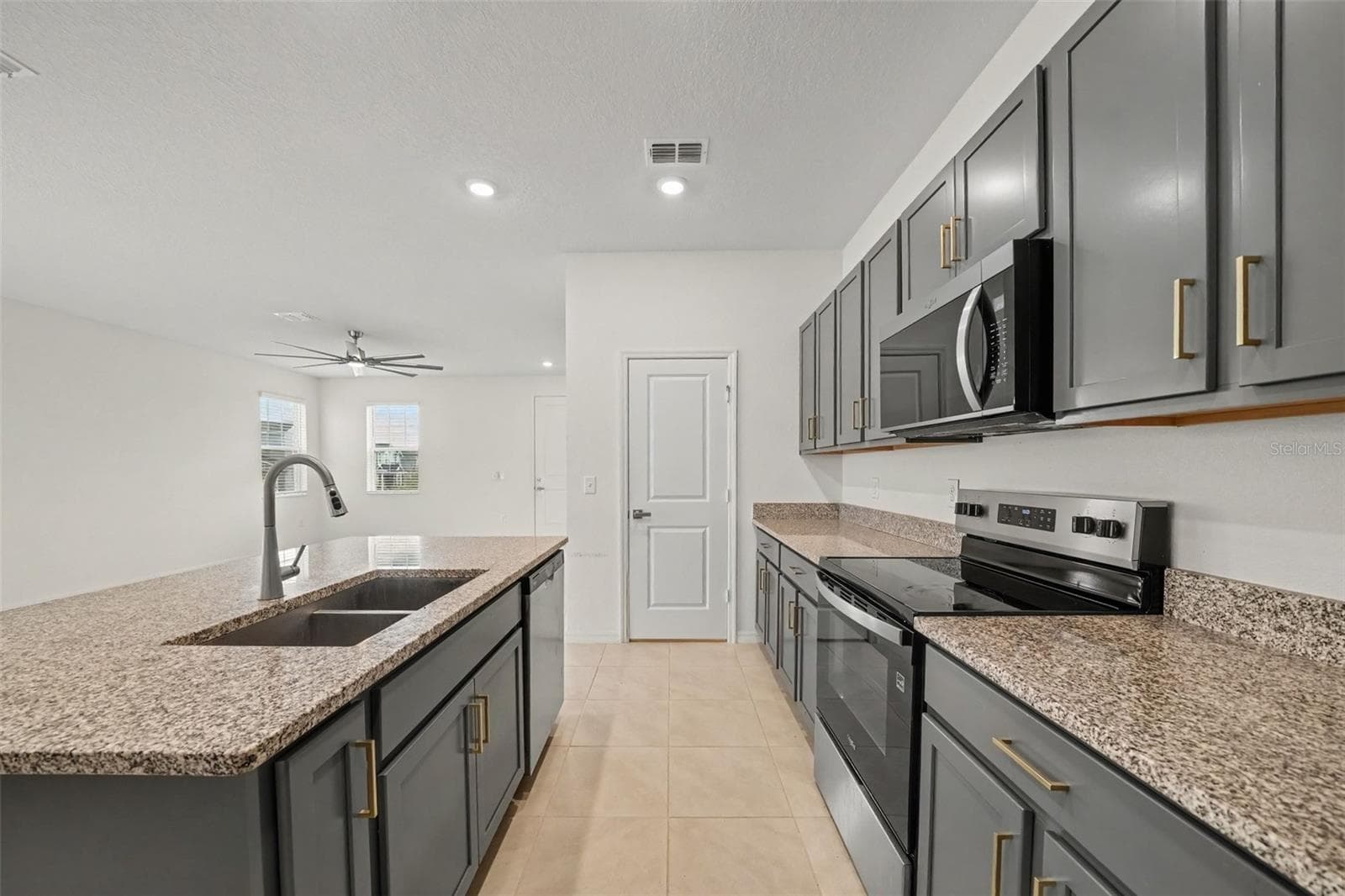 Single Family Residence at 7224 BIG CEDAR ALY, GROVELAND, photo 14 of 36