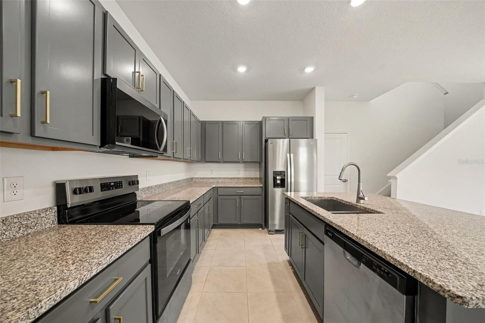 Single Family Residence at 7224 BIG CEDAR ALY, GROVELAND, photo 15 of 36