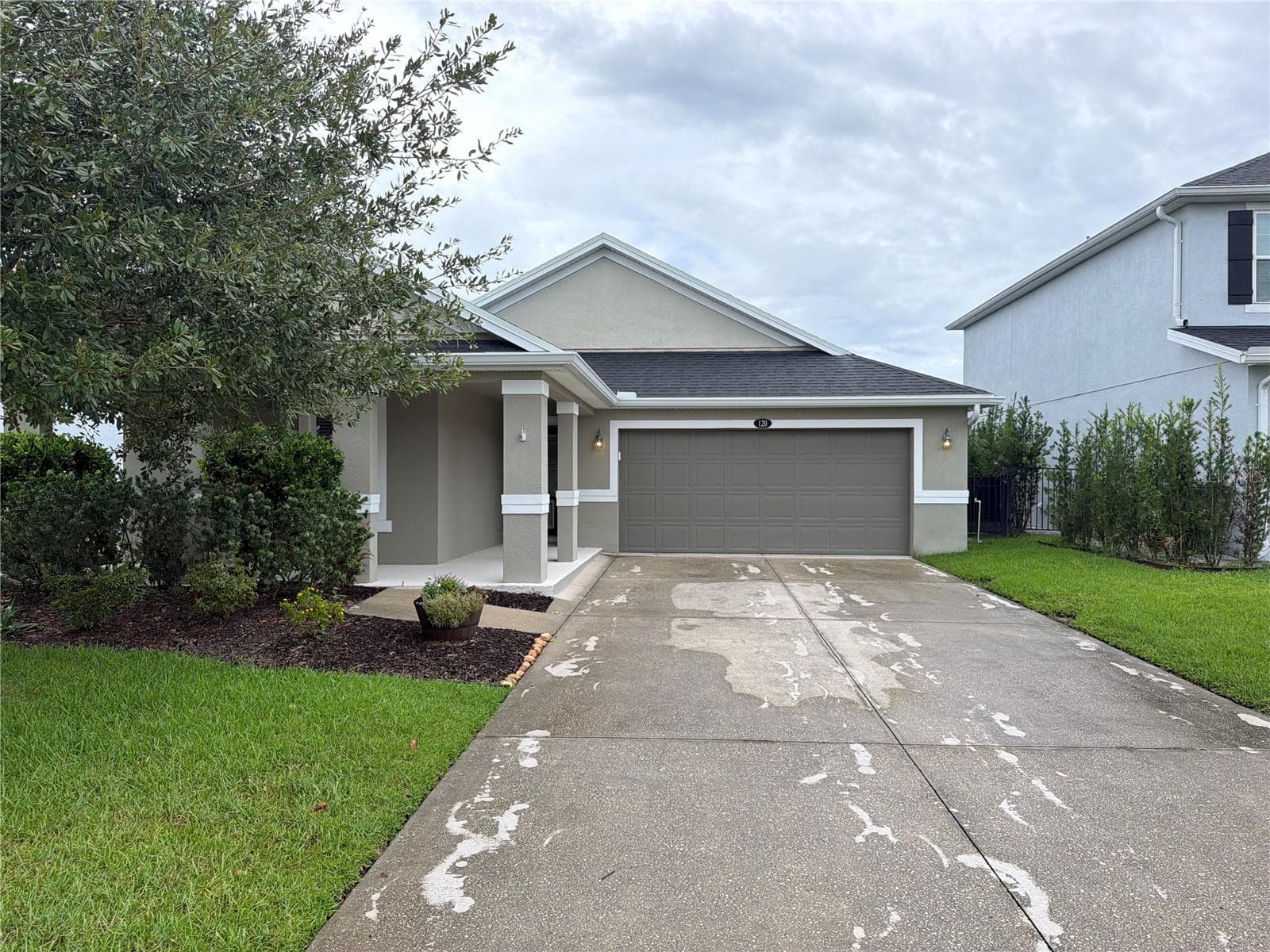 120 PRESTWICK GRANDE DR