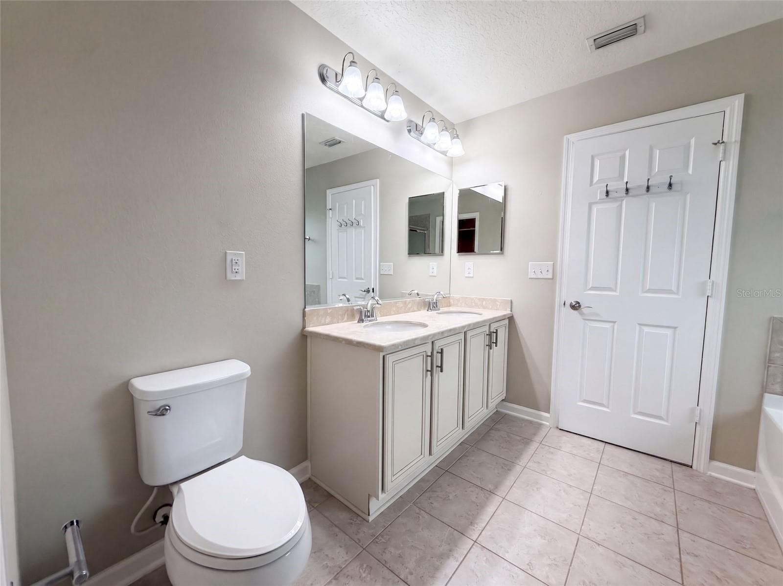 Single Family Residence at 120 PRESTWICK GRANDE DR, DAYTONA BEACH, photo 26 of 35