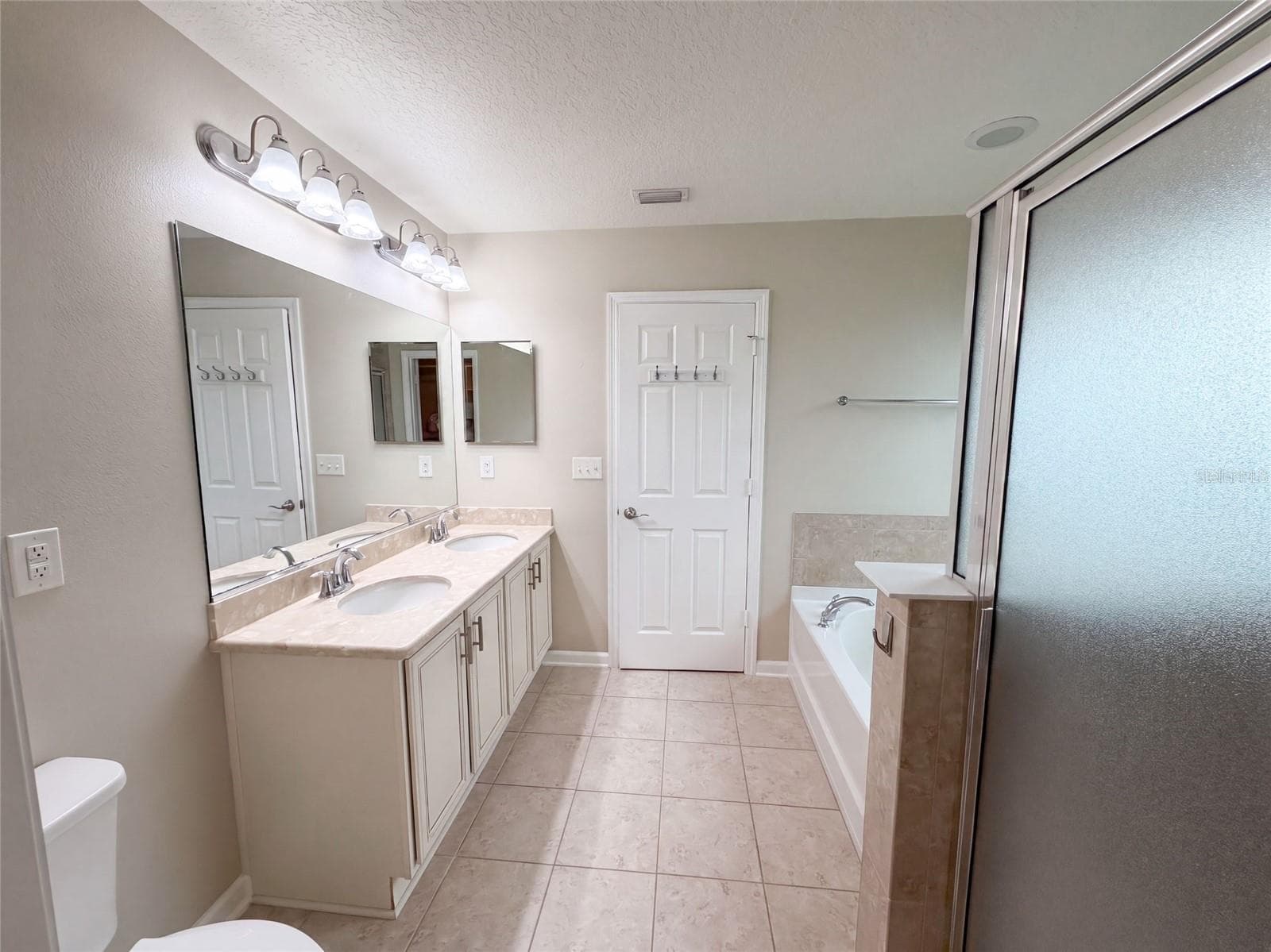 Single Family Residence at 120 PRESTWICK GRANDE DR, DAYTONA BEACH, photo 29 of 35