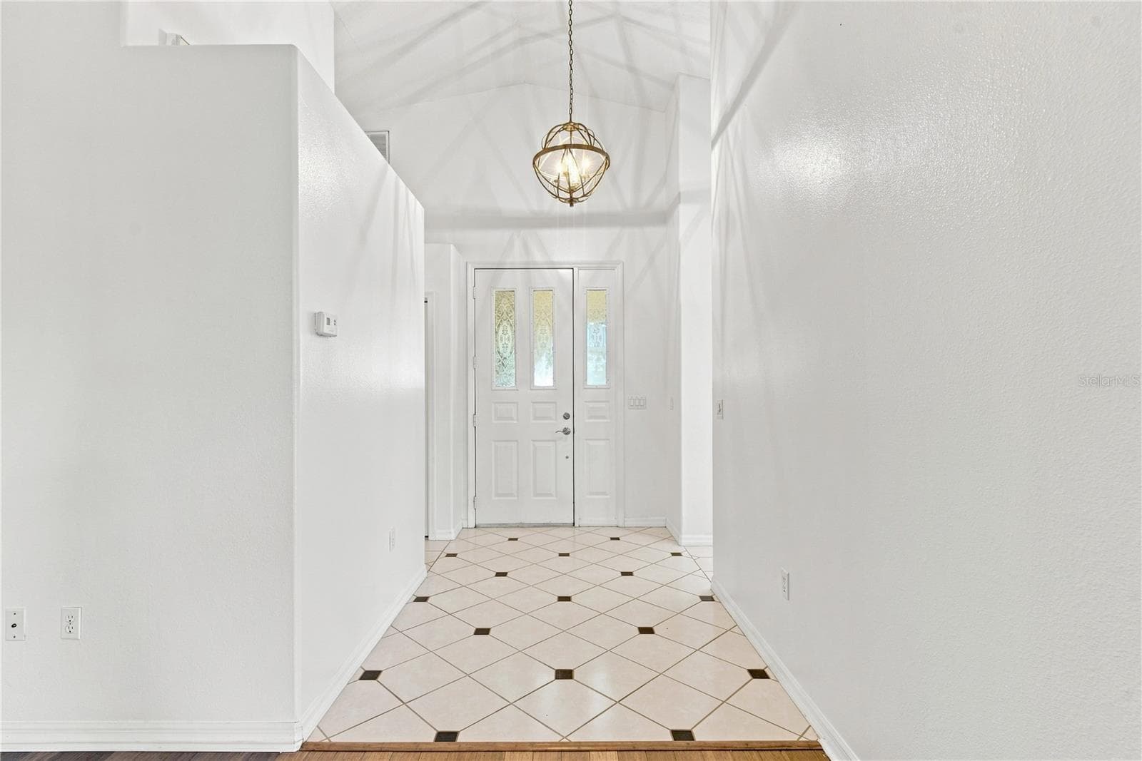 FOYER - 10097 HOLLY BERRY DR, WEEKI WACHEE