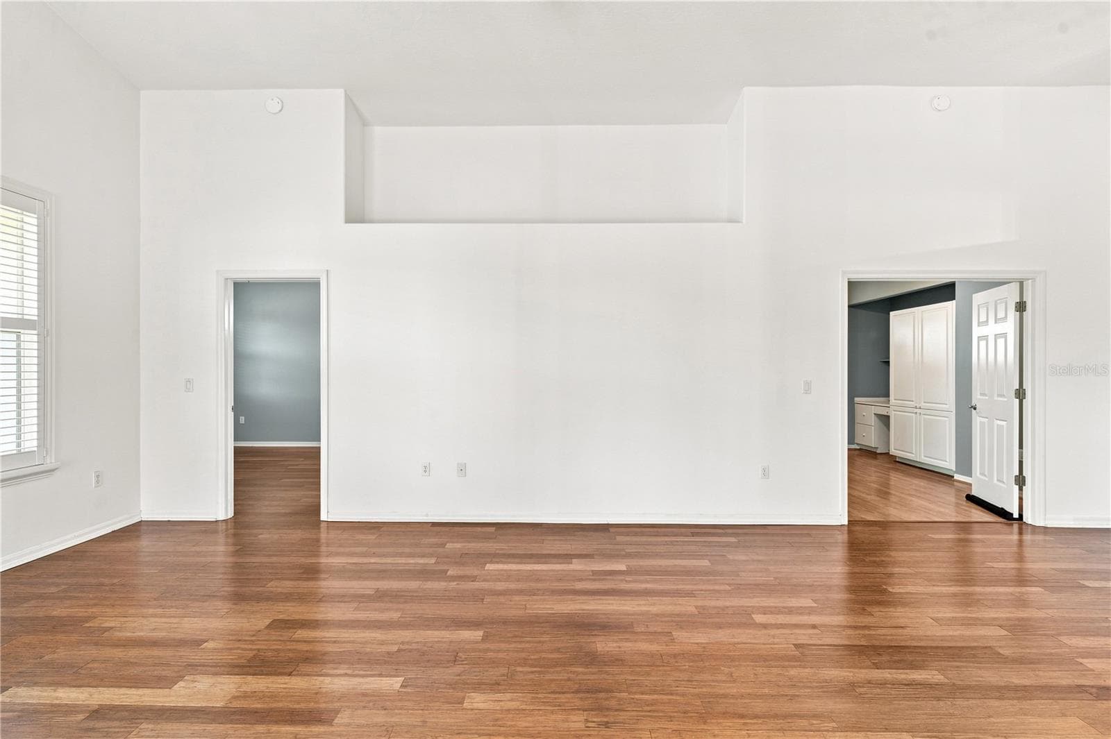 Living room Bamboo floors - 10097 HOLLY BERRY DR, WEEKI WACHEE