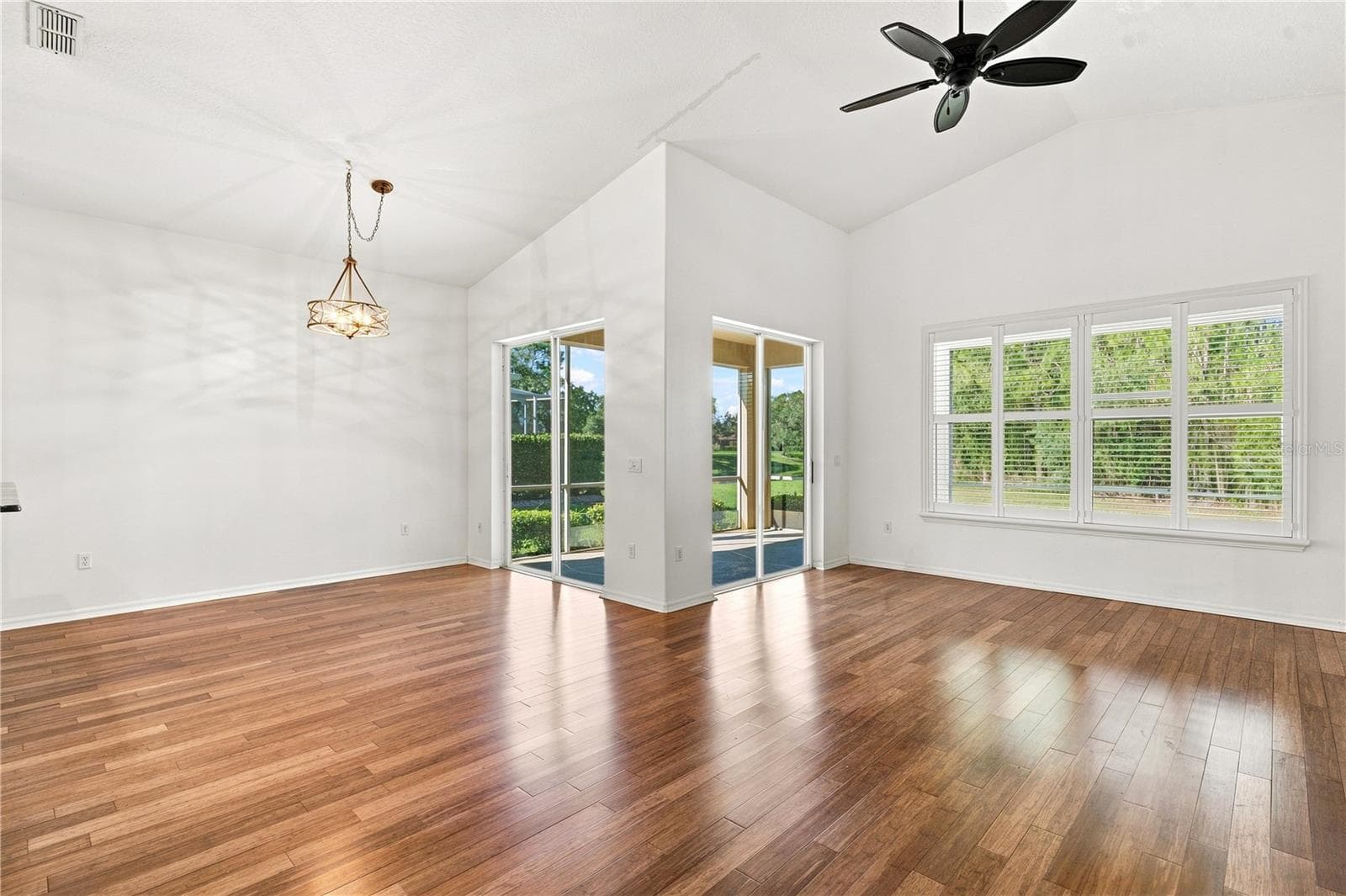 Living room Bamboo floors - 10097 HOLLY BERRY DR, WEEKI WACHEE