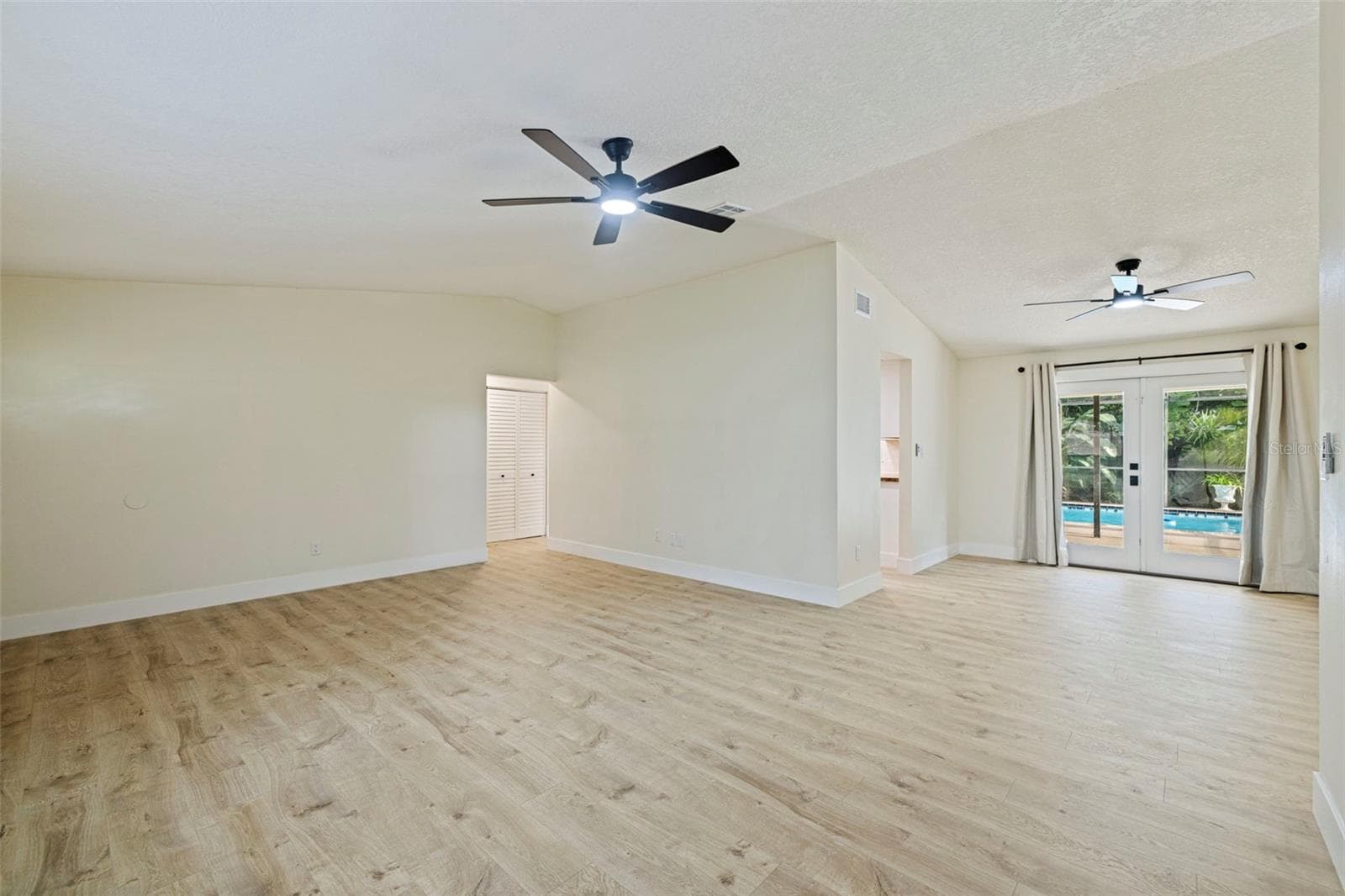 Single Family Residence at 1671 CASTLEWOOD LN, PALM HARBOR, photo 21 of 41