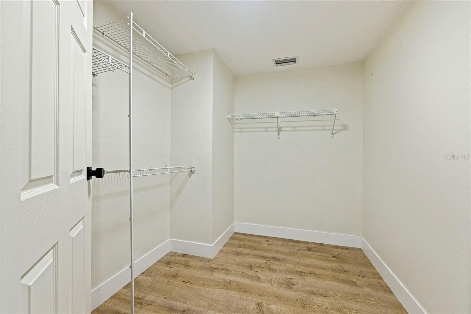 Single Family Residence at 1671 CASTLEWOOD LN, PALM HARBOR, photo 25 of 41