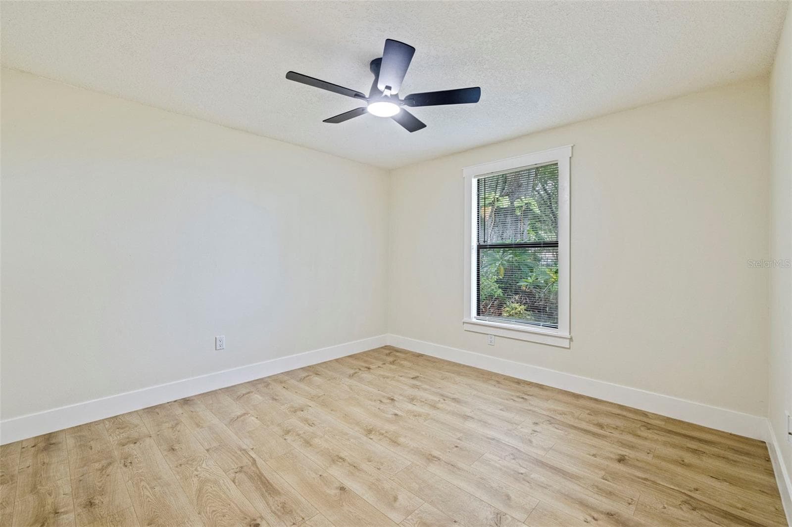Single Family Residence at 1671 CASTLEWOOD LN, PALM HARBOR, photo 27 of 41