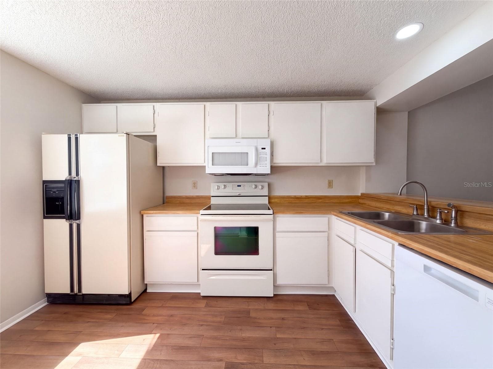 Condominium at 3803 60TH ST W, BRADENTON, photo 2 of 31