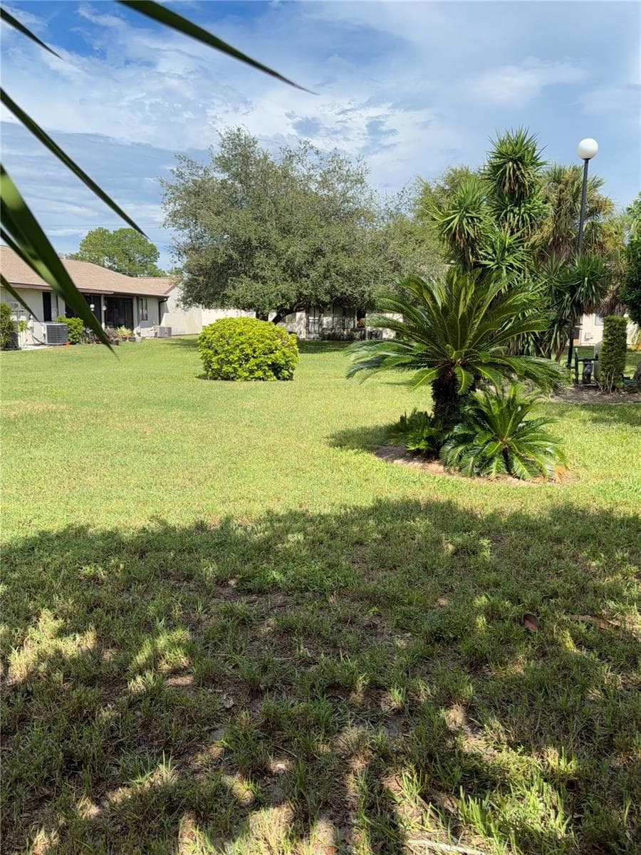 Condominium at 3803 60TH ST W, BRADENTON, photo 30 of 31