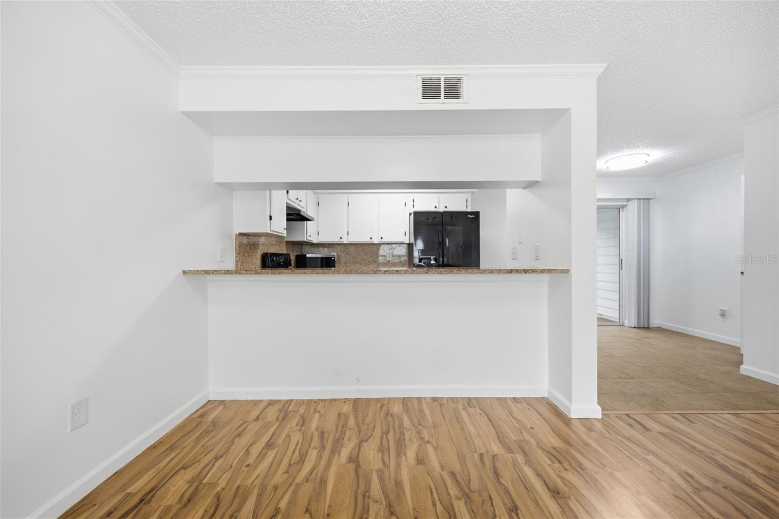 Townhouse at 601 BAINBRIDGE DR, BRANDON, photo 7 of 21