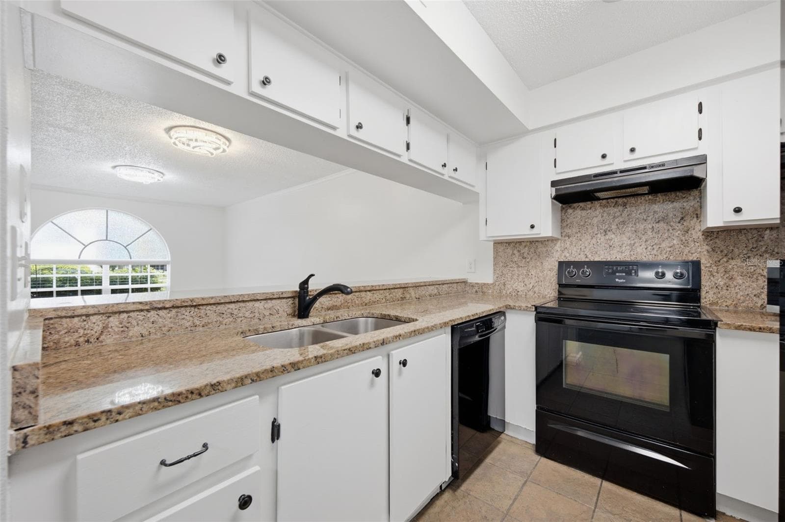Townhouse at 601 BAINBRIDGE DR, BRANDON, photo 8 of 21