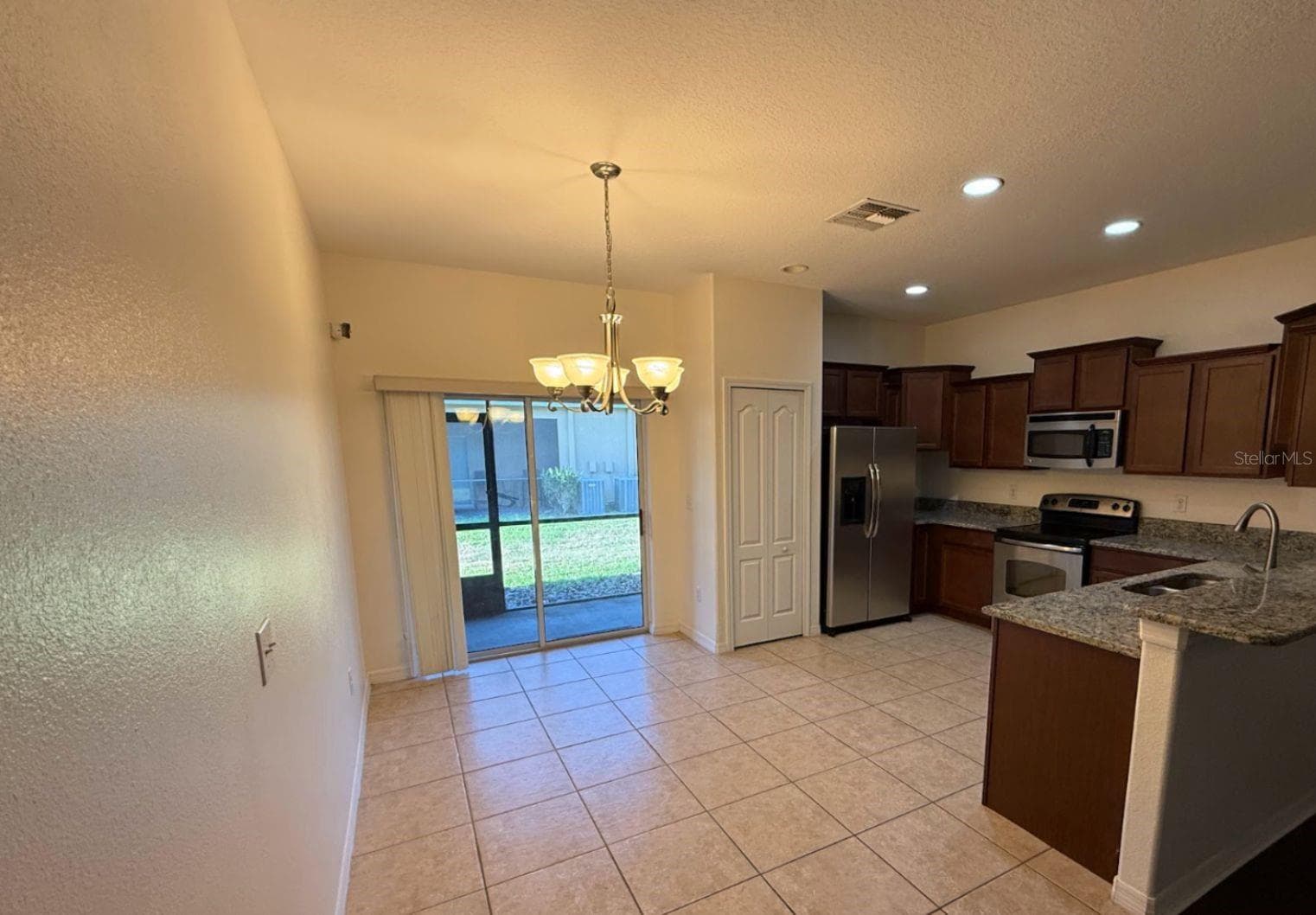 Townhouse at 2807 LANTERN HILL AVE, BRANDON, photo 5 of 21