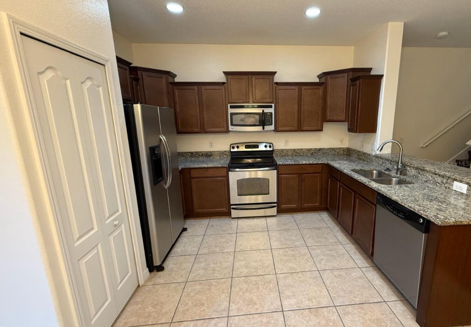 Townhouse at 2807 LANTERN HILL AVE, BRANDON, photo 6 of 21