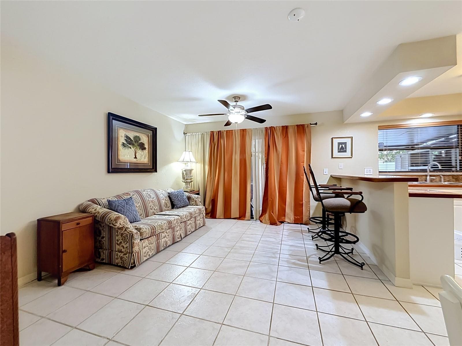 Living Room - 8830 DR MARTIN LUTHER KING JR ST N #UNIT 2B, ST PETERSBURG
