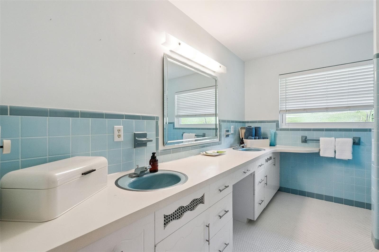 Second Full Bathroom - 2422 TOPPING PL, EUSTIS
