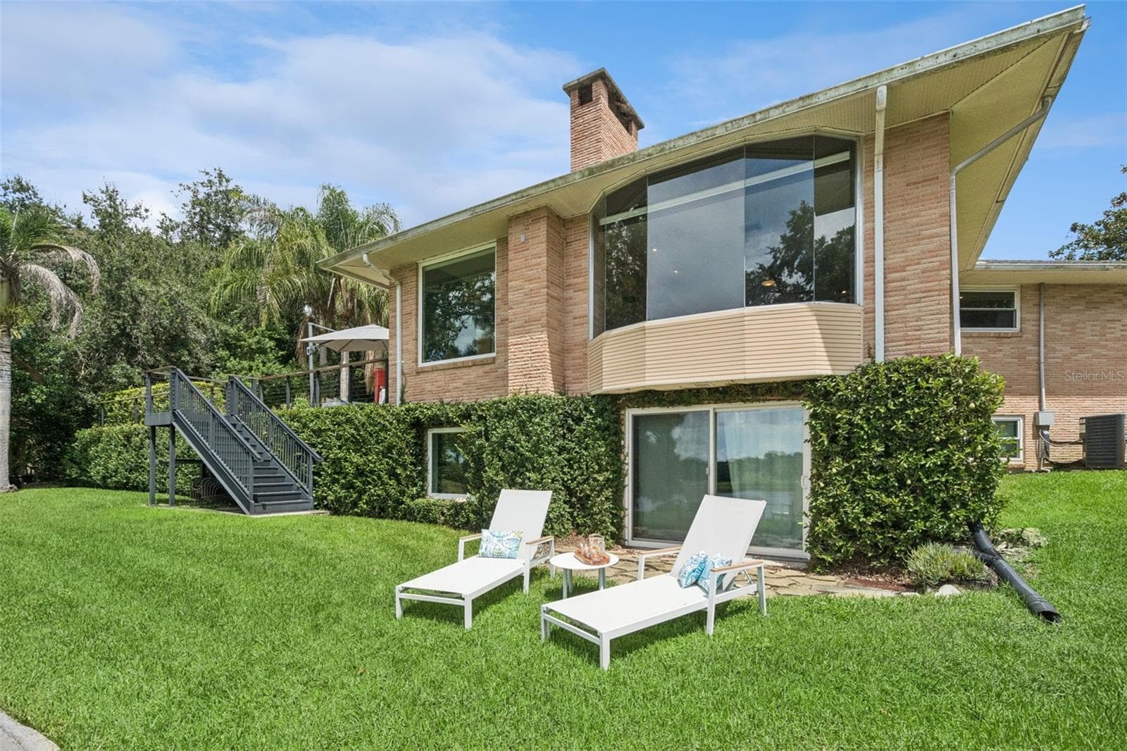Lake Lounge Area - 2422 TOPPING PL, EUSTIS