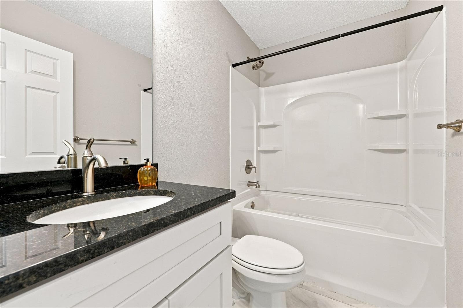 Hall Bathroom - 7390 N IRELAND DR, DUNNELLON