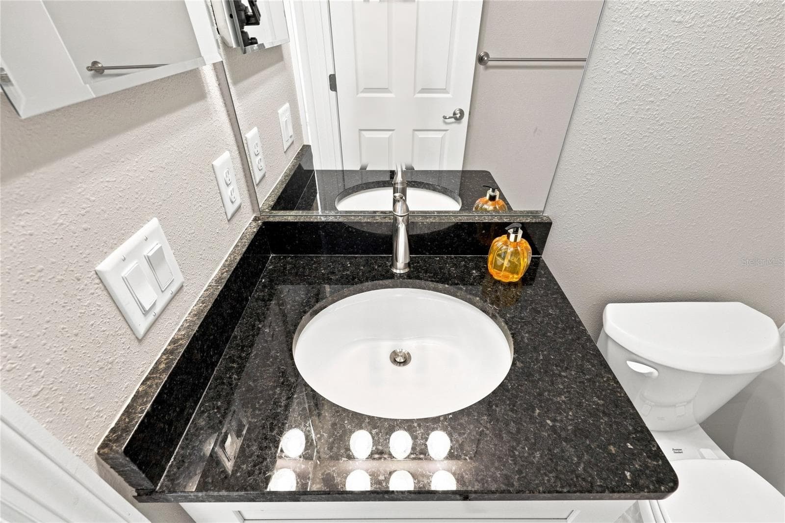 Hall Bathroom - 7390 N IRELAND DR, DUNNELLON