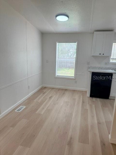 Manufactured Home at 9713 XENIA ST, NEW PORT RICHEY, photo 8 of 17