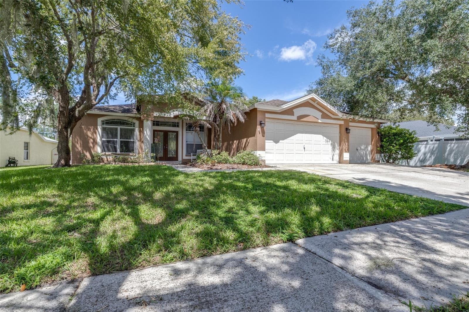 Single Family Residence at 17012 FALCONRIDGE RD, LITHIA, photo 6 of 100