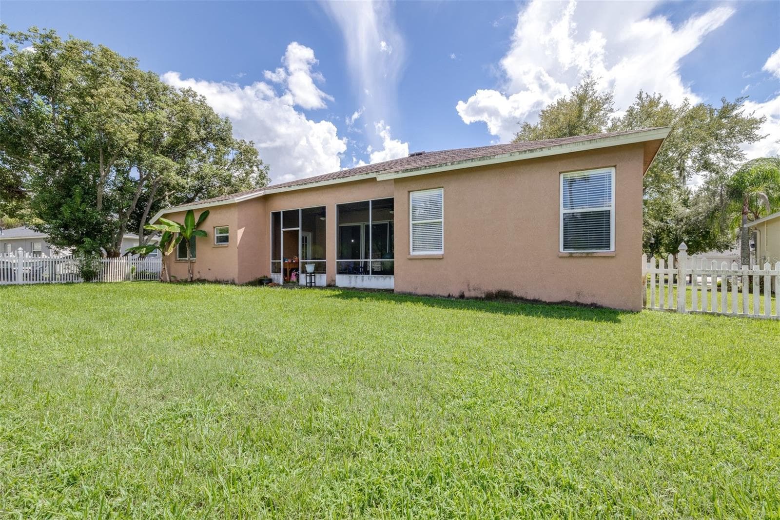 Single Family Residence at 17012 FALCONRIDGE RD, LITHIA, photo 60 of 100