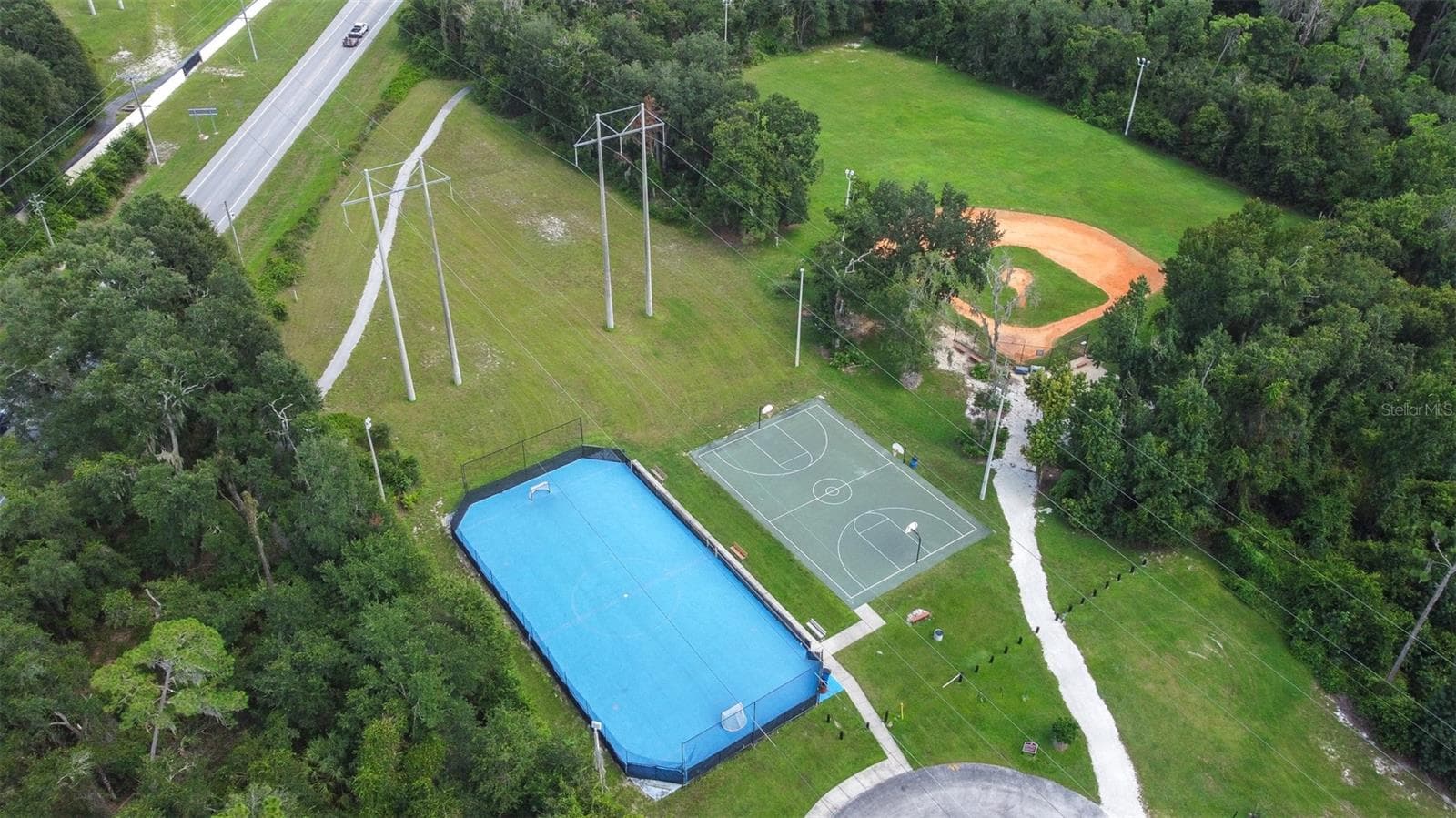 Single Family Residence at 17012 FALCONRIDGE RD, LITHIA, photo 86 of 100