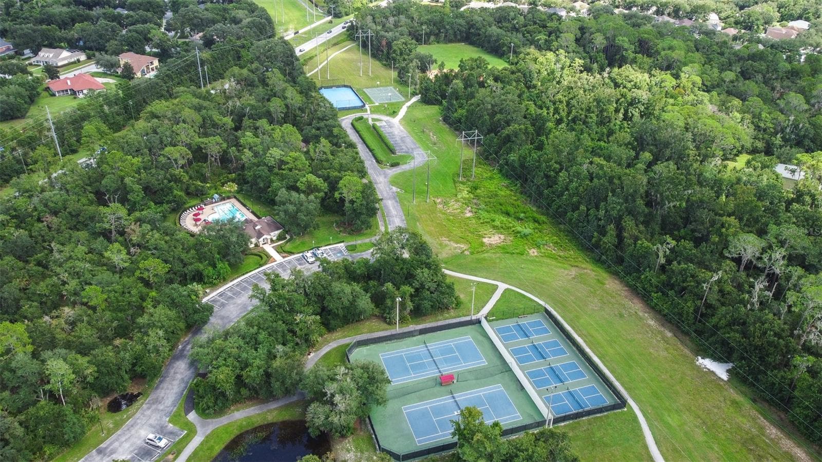Single Family Residence at 17012 FALCONRIDGE RD, LITHIA, photo 88 of 100