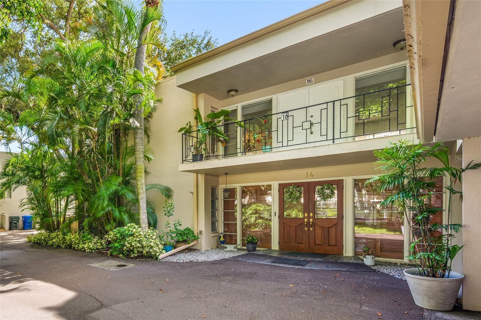 16 COUNTRY CLUB DR #16