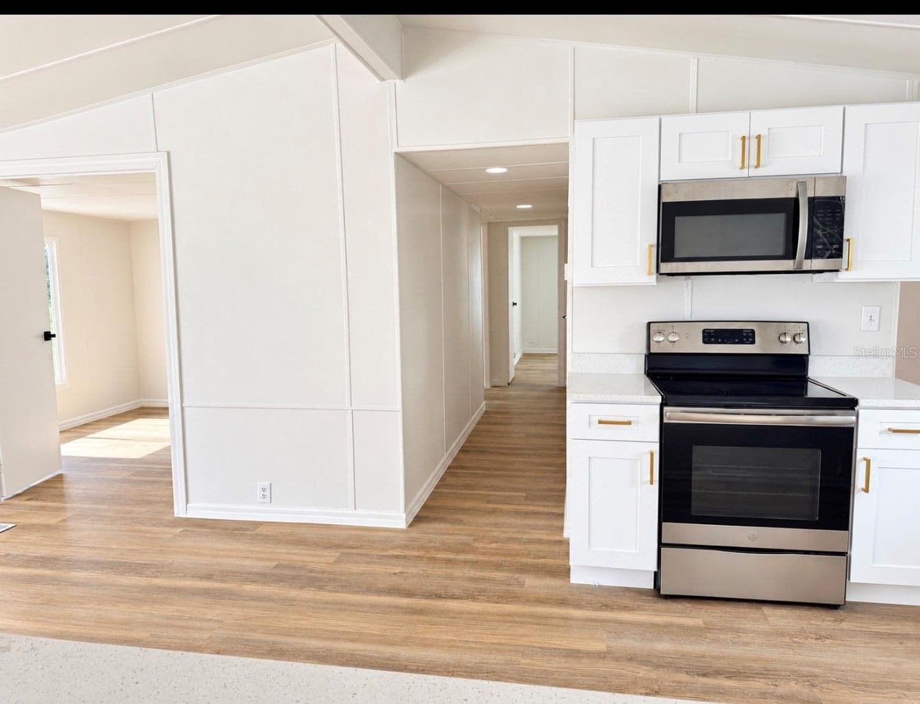 Manufactured Home at 19391 SE 21ST PL, MORRISTON, photo 11 of 23