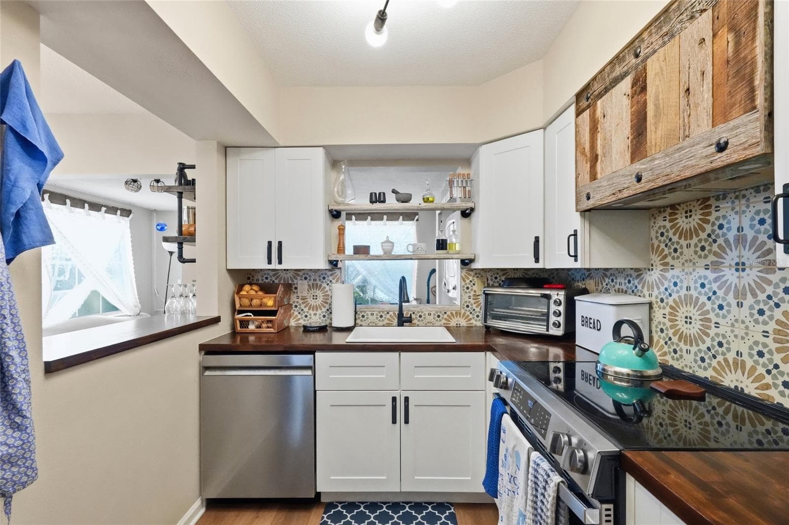 Condominium at 4507 9TH ST W #I8, BRADENTON, photo 17 of 63