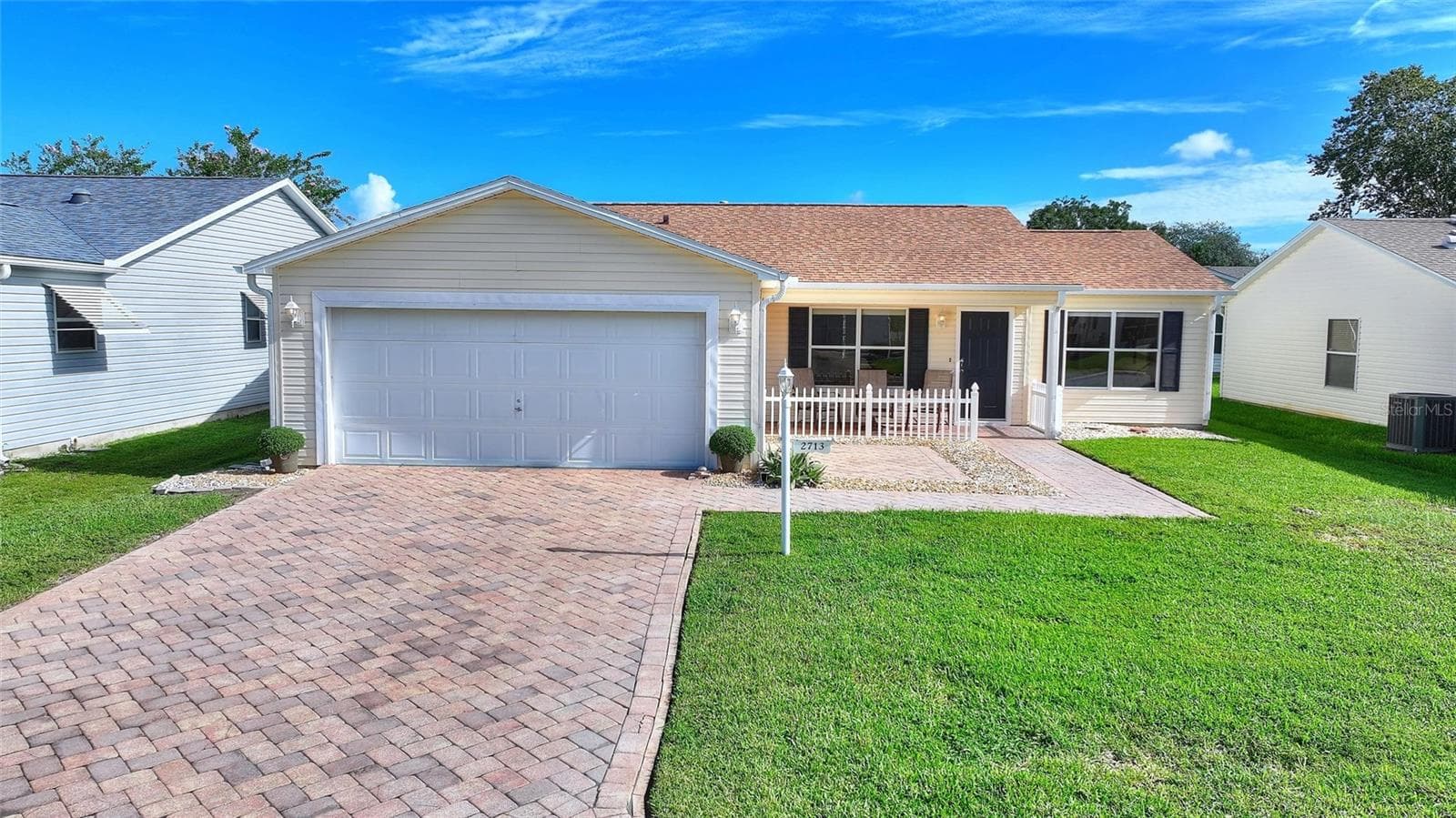 2713 DE LA ROSA ST
