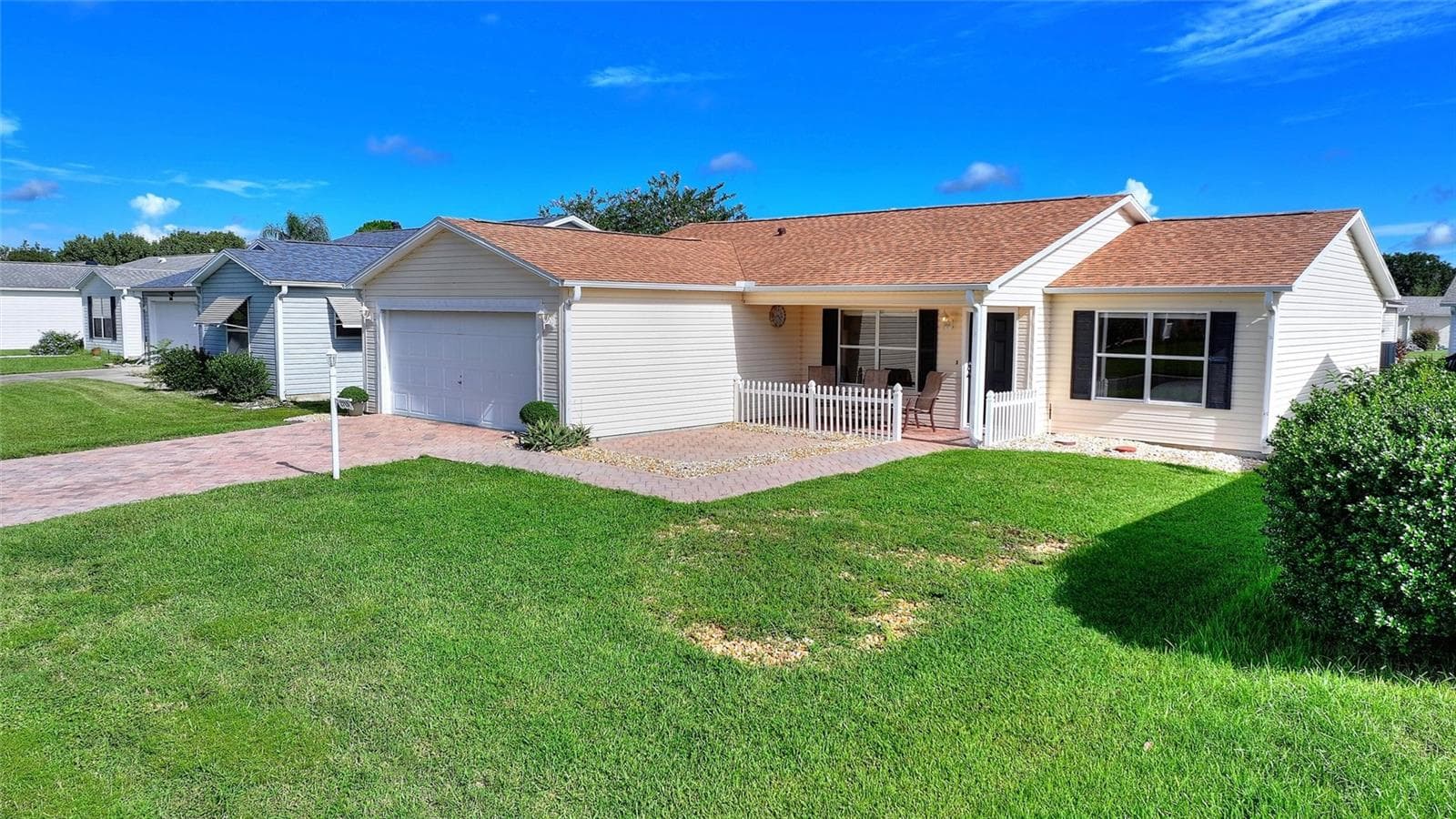Roof replaced in 2024, along with the air-conditioning system and water heater. - 2713 DE LA ROSA ST, THE VILLAGES