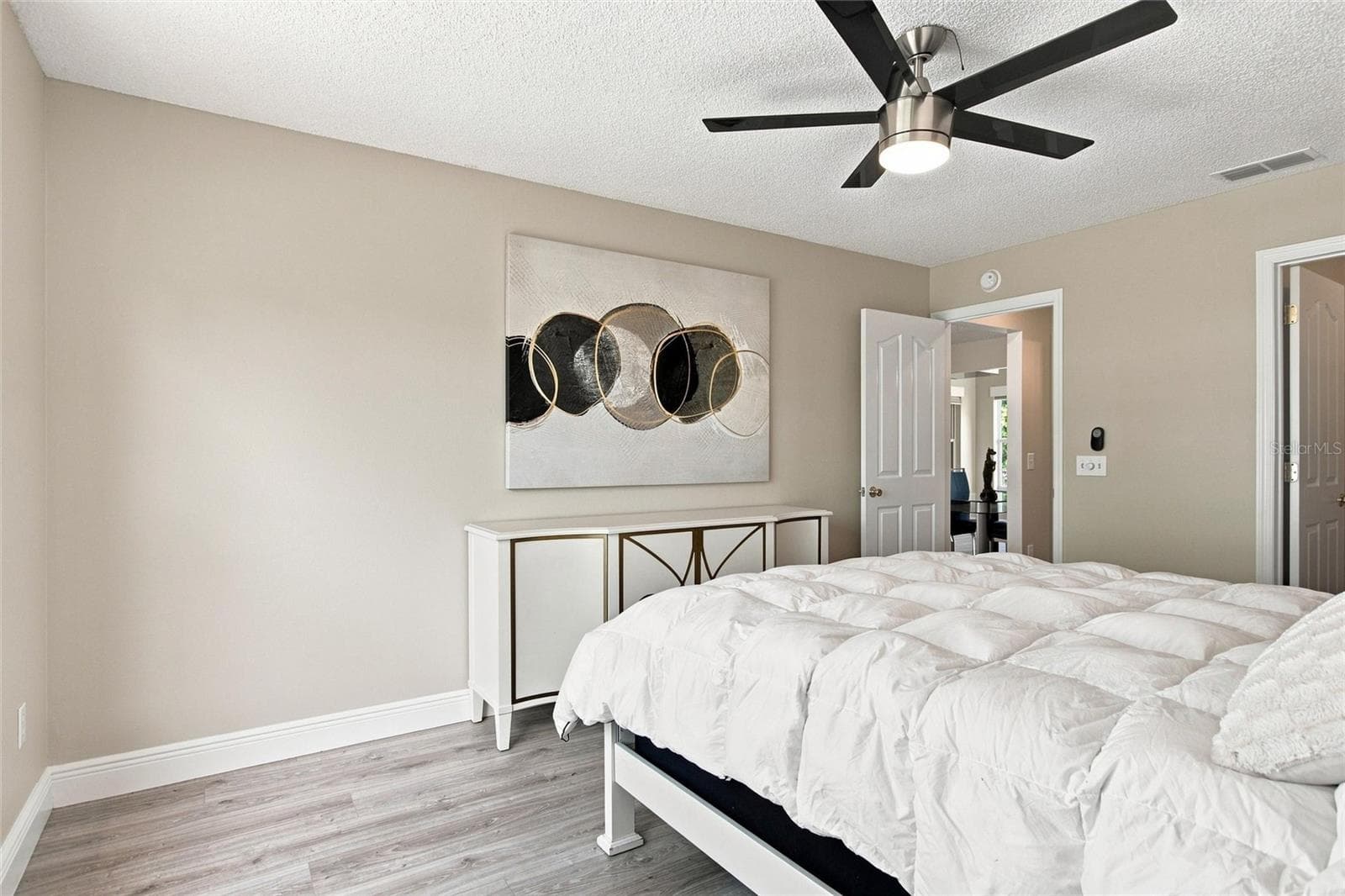 Split-bedroom layout gives visiting guests space and privacy away from the primary bedroom. - 2713 DE LA ROSA ST, THE VILLAGES