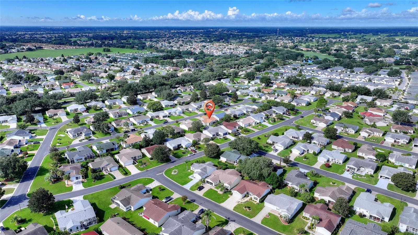 Enjoy The Villages' active 55+ lifestyle from this established Alhambra neighborhood. - 2713 DE LA ROSA ST, THE VILLAGES