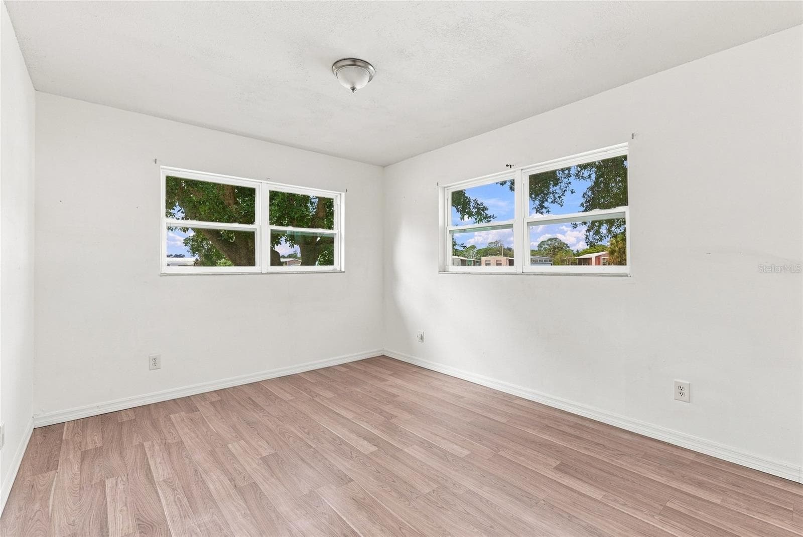 Duplex at 5000 74TH ST N, ST PETERSBURG, photo 36 of 61